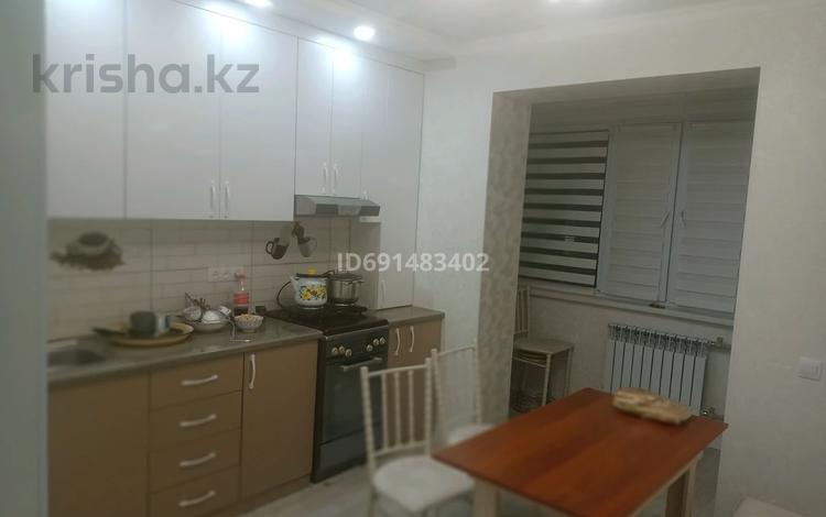 2-комнатная квартира, 70 м², 5/6 этаж помесячно, 38-й мкр 8