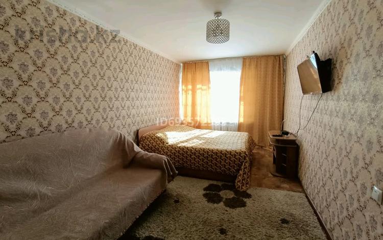 1-комнатная квартира, 30 м², 1/5 этаж посуточно, Валиханова за 6 000 〒 в  — фото 2