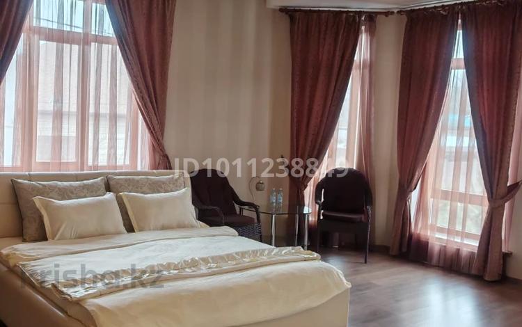 Отдельный дом · 11 комнат · 450 м² · 10 сот., мкр Таужолы, Мкр Таужолы, ул. Жанша Досмухамедова 36 за 250 млн ₸ в Алматы, Наурызбайский р-н — фото 2