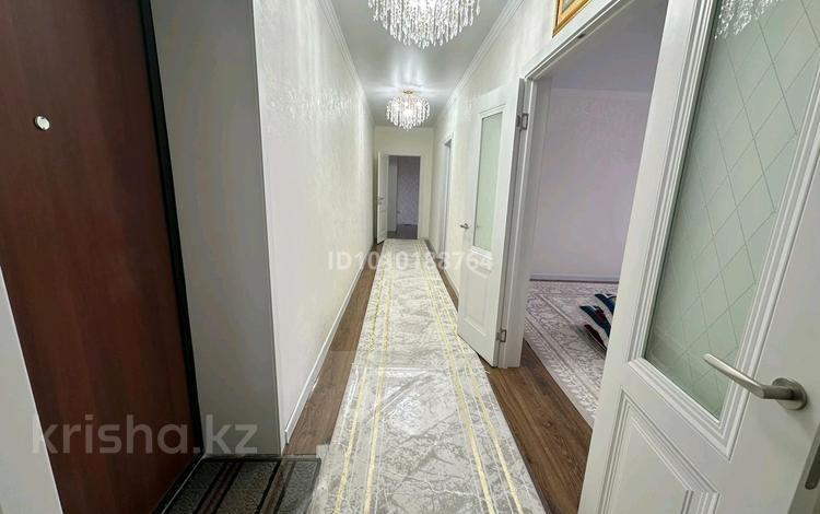 3-комнатная квартира · 78 м² · 8/9 этаж, мкр. Алтын орда, Молдагулова 56д к2 — Молдагулова 56д к2 за 38.6 млн ₸ в Актобе — фото 2