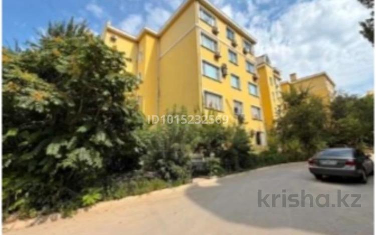 3-комнатная квартира · 100 м² · 5/5 этаж, 15-й мкр 66 за 25 000 ₸ в Актау — фото 2