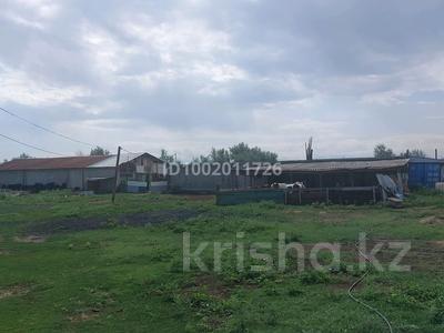 Отдельный дом · 1 комната · 500 м², Караой за 300 000 〒