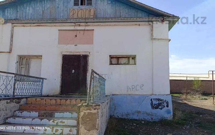 Еркін · 434.3 м², бағасы: ~ 1.8 млн ₸ в Доссор — фото 5