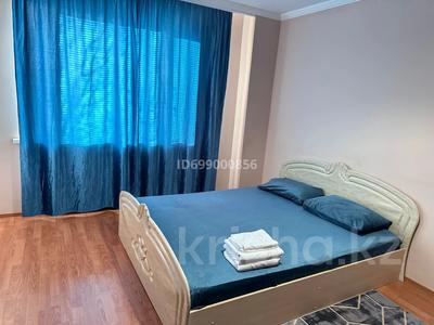1-бөлмелі пәтер · 100 м² · 3/9 қабат, мкр 12 49 — 12 мкн - ТД Аида - Анвар - Дина супермаркеты, бағасы: 10 000 ₸ в Актобе