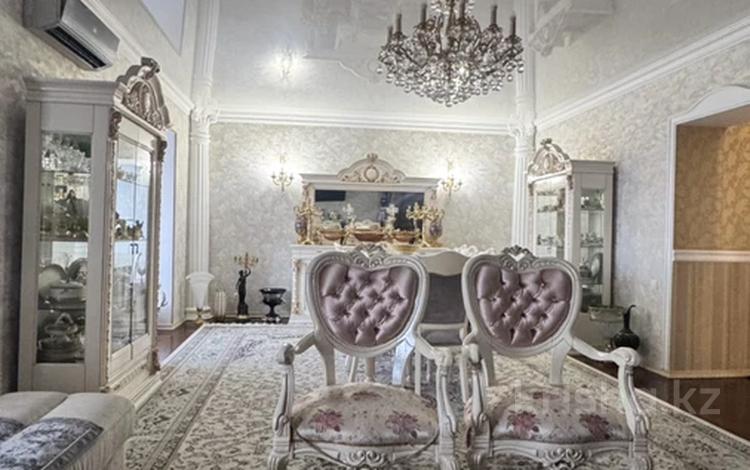 4-комнатная квартира · 320 м² · 5/6 этаж, Ауэзова 160 А за 240 млн ₸ в Петропавловске — фото 2