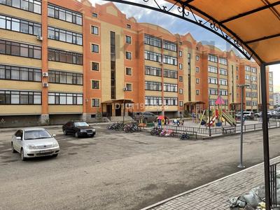 2-бөлмелі пәтер · 74 м² · 2/5 қабат, Мкр. Алтын орда 23Д, бағасы: 30 млн ₸ в Актобе