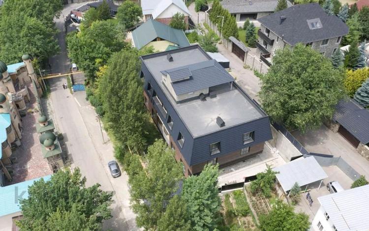 Отдельный дом · 28 комнат · 1300 м² · 10 сот., мкр Каменское плато, Оспанова за 450 млн ₸ в Алматы, Медеуский р-н — фото 2