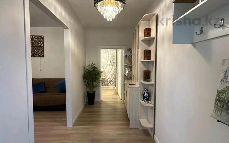 2-бөлмелі пәтер · 58 м² · 3/9 қабат, Самал-2 ш/а. 79 — Бектурова, бағасы: 64 млн ₸ в Алматы, Медеуский р-н — фото 2