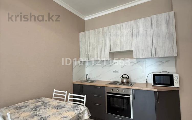 2-комнатная квартира · 45 м² · 1/12 этаж, Туран 34а за 15 000 ₸ в Астане, Нура р-н — фото 12
