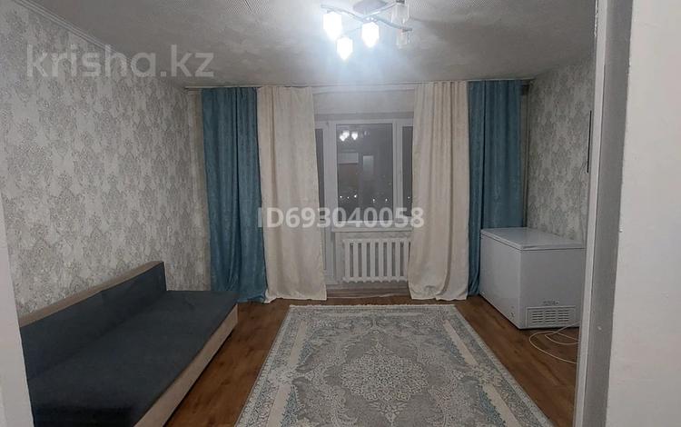 1-комнатная квартира, 41 м², 7/9 этаж помесячно, мкр Юго-Восток, Мкр Юго-Восток, мкр Гульдер 1 19 за 120 000 〒 в Караганде, Казыбек би р-н — фото 2