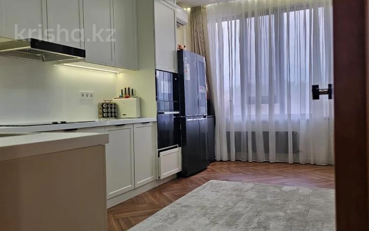 3-комнатная квартира · 105 м² · 4/11 этаж, Жарокова за 146 млн ₸ в Алматы, Бостандыкский р-н — фото 13