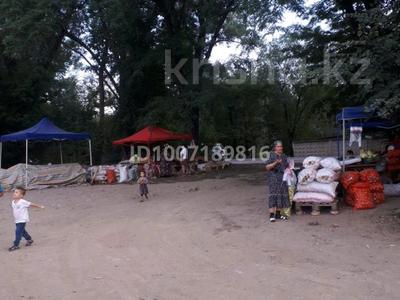 Участок · 6 соток, 1 2 — Шалқар ауылына жетпей,көкөніс сататын жерден кіргенде 2 участок за 6 млн ₸ в Шалкар