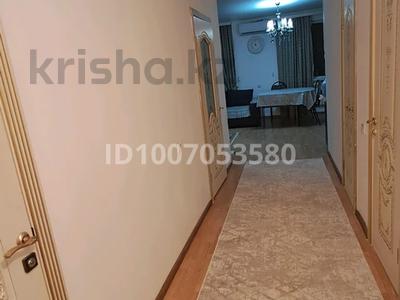 2-комнатная квартира · 70 м² · 3/5 этаж, Шукурова за 200 000 〒 в 