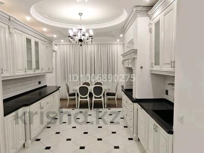 3-комнатная квартира · 200 м² · 21/21 этаж, Аль-Фараби 21 — Аль фараби за 1.3 млн 〒 в Алматы, Бостандыкский р-н