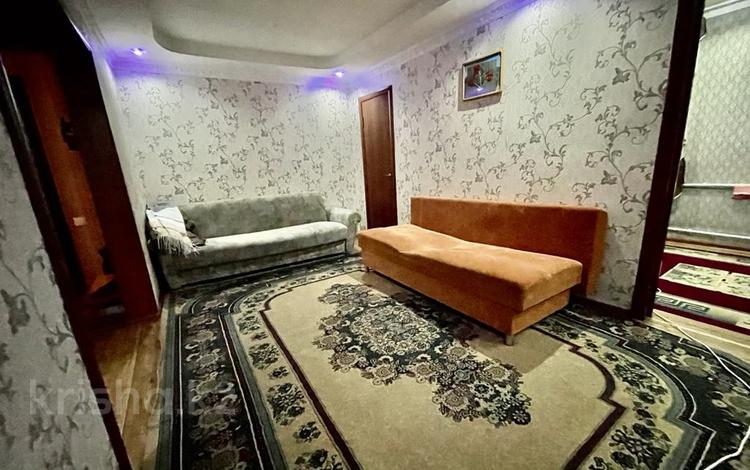 2-комнатная квартира, 39 м², 1/2 этаж, пр. Бухар-жырау за 10.8 млн 〒 в Караганде, Казыбек би р-н — фото 2