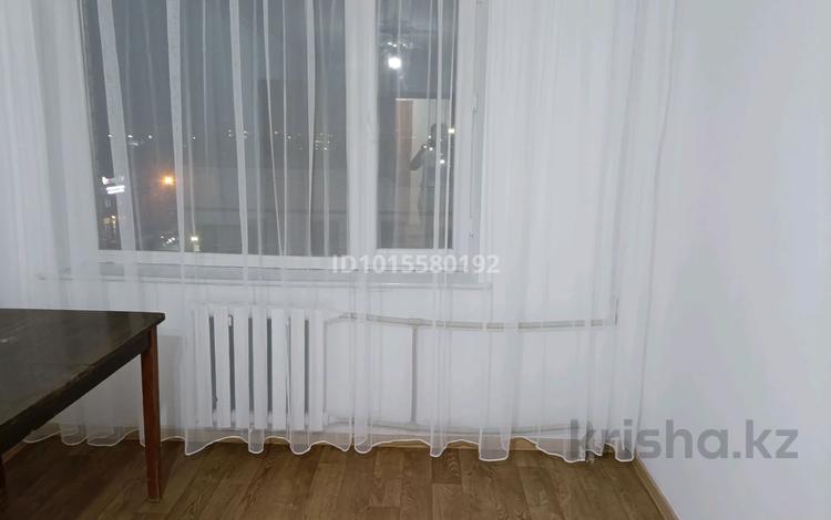 2-комнатная квартира · 85 м² · 6/9 этаж, мкр 12 49 — Возле торгового дома Аида за 200 000 ₸ в Актобе — фото 2