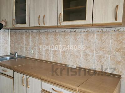 3-бөлмелі пәтер · 70 м² · 4/5 қабат, Сураншы Батыра 6, бағасы: 16 млн 〒 в Аксукенте