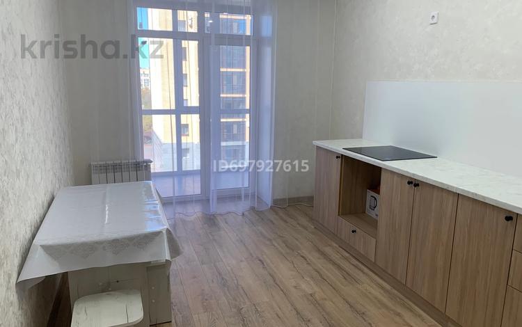 1-бөлмелі пәтер, 40 м², 4/10 қабат ай сайын, Сулейманова, бағасы: 200 000 〒 в Кокшетау — фото 2