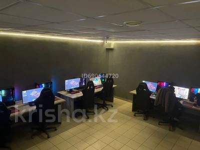Компьютерный Клуб «База» подходит в кредит Даму, 208 м² за 60 млн 〒 в Актобе, мкр. Алтын орда