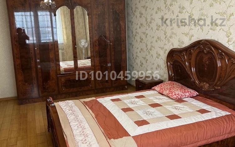 2-бөлмелі пәтер · 75 м² · 10/16 қабат, 1-й микрорайон 26а, бағасы: 61 млн ₸ в Алматы, Ауэзовский р-н — фото 2