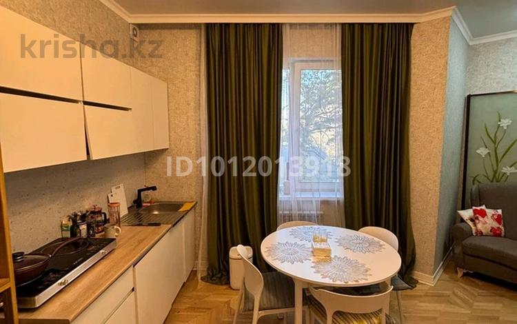 2-комнатная квартира · 42 м² · 3/13 этаж, Кабанбай батыра 252 за 350 000 ₸ в Алматы, Алмалинский р-н — фото 2