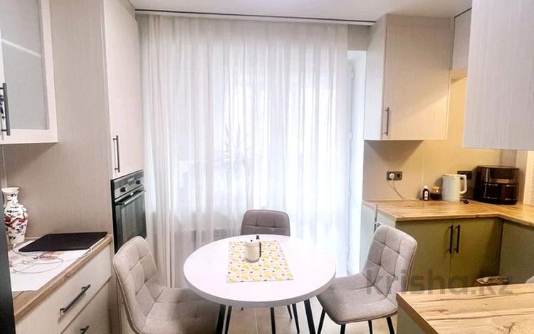 3-комнатная квартира · 90 м² · 3/5 этаж, Достык за 100 млн ₸ в Алматы, Медеуский р-н — фото 2