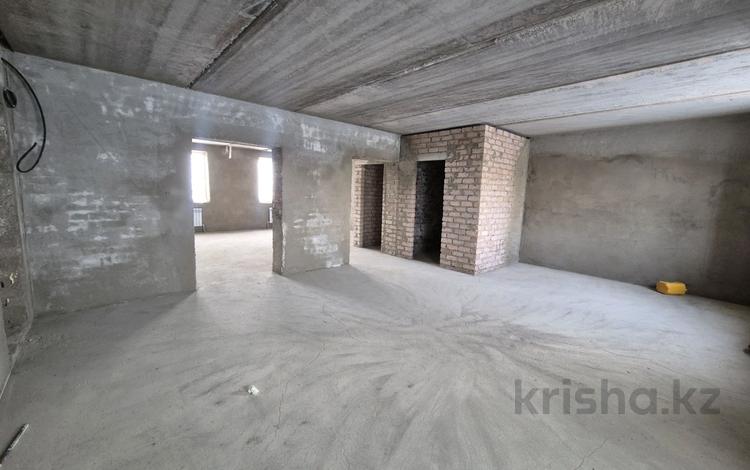 3-бөлмелі пәтер · 83 м² · 1/6 қабат, Майкудук, Мкр Голубые пруды 3/3, бағасы: ~ 25.4 млн ₸ в Караганде, Алихана Бокейханова р-н — фото 2