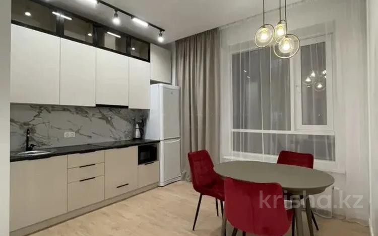 2-комнатная квартира, 62 м² помесячно, Жандосова 94А