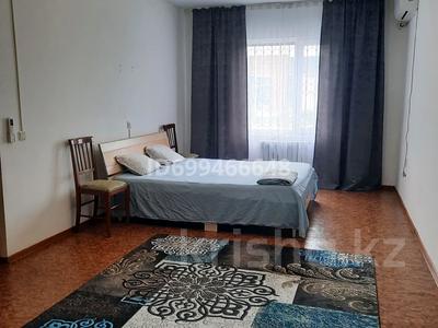 1-комнатная квартира · 57 м², мкр. Алмагуль, Алмагуль за 10 000 ₸ в Атырау