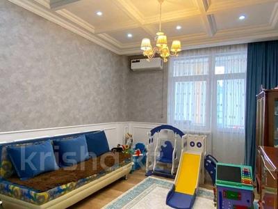 5-комнатная квартира · 200 м² · 9/10 этаж, Мәңгілік Ел 22 за 84.5 млн ₸ в Астане, Есильский р-н