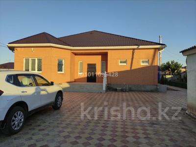 Отдельный дом · 5 комнат · 300 м² · 12 сот., мкр Ракуша, Сопыш Хасанова 5 — Главная трасса за 51 млн ₸ в Атырау