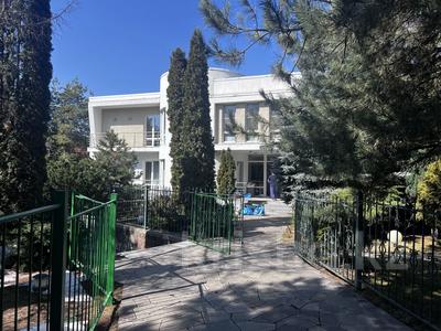 Отдельный дом · 6 комнат · 465 м² · 6 сот., мкр Хан Тенгри, Егора Редько за 2.3 млн ₸ в Алматы, Бостандыкский р-н