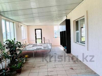 Отдельный дом · 9 комнат · 400 м² · 10 сот., Иманова за 55 млн 〒 в Астане, Нура р-н