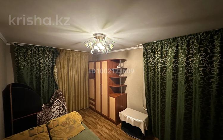 2-комнатная квартира · 40 м² · 2/5 этаж, Абая 123 — Возле областного акимата, над магазином Отырар за 125 000 ₸ в Таразе — фото 2
