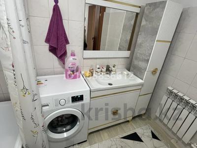1-комнатная квартира · 42 м² · 1/5 этаж, Майкудук, Мкр Мамыраева 20 за 130 000 〒 в Караганде, Алихана Бокейханова р-н
