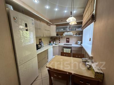 4-комнатная квартира · 88 м² · 2/5 этаж, Лободы 5 за 50 млн ₸ в Караганде, Казыбек би р-н