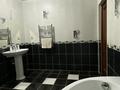 Жеке үй · 6 бөлме · 390 м² · 9 жүзд., Жилгородок ш/а., Военный городок 29 — Есет батыра, бағасы: 149 млн ₸ в Актобе, мкр Жилгородок — фото 34