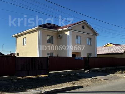 Отдельный дом · 7 комнат · 200 м² · 10 сот., мкр Сарыкамыс, Доспанбет жырау 10 за 45 млн 〒 в Атырау