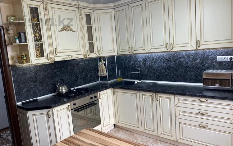 2-комнатная квартира · 75 м² · 7/9 этаж, мкр Аксай-3 21 за 42 млн 〒 в Алматы, Ауэзовский р-н — фото 12