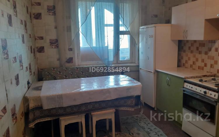 1-комнатная квартира, 38 м², 5 этаж помесячно, мкр Айнабулак-3 178 за 160 000 〒 в Алматы, Жетысуский р-н — фото 2