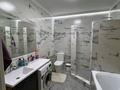 Дом · 4 комнаты · 200 м², Эко — Находится возле моста, вдоль дороги за 60 000 ₸ в Актобе, жилой массив Кирпичный