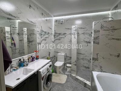 Дом · 4 комнаты · 200 м², Эко — Находится возле моста, вдоль дороги за 60 000 ₸ в Актобе, жилой массив Кирпичный
