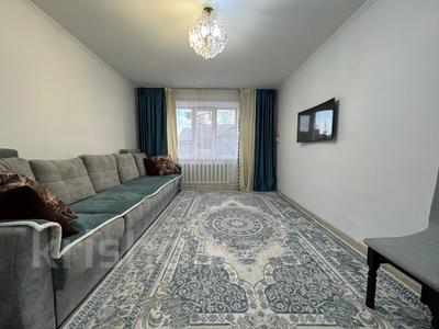 Продажа домов и дачи в Карагандинской обл.: Часть дома · 4 комнаты · 100 м² · 6 сот., ул. Молдагуловой за 17.3 млн 〒 Часть дома · 4 комнаты · 100 м² · 6 сот., ул. Молдагуловой за 17.3 млн 〒 в Сортировке