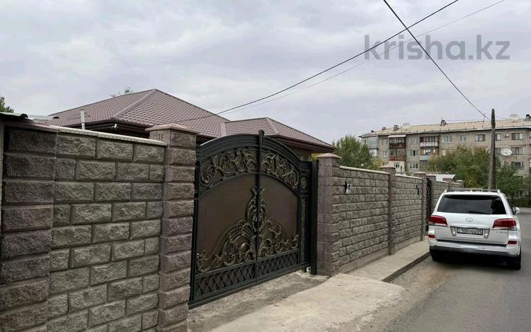 Отдельный дом · 4 комнаты · 180 м² · 8 сот., Биржан Сал 14 — Центр,,ДВД за 80 млн 〒 в Талдыкоргане — фото 2