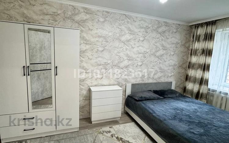 2-комнатная квартира · 50 м² · 1/9 этаж, Просп. Ауэзова 4/1 за 16 000 ₸ в Усть-Каменогорске, Ульбинский — фото 2