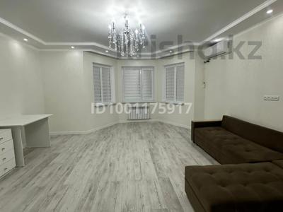 2-комнатная квартира · 93 м² · 1/6 этаж, 12-й мкр 36/1 — Мунайшы стадион за 26 млн 〒 в Актау