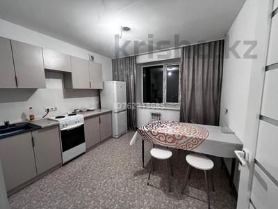3-комнатная квартира · 81 м² · 8/9 этаж · помесячно, Карагайлы 74/8 за 200 000 〒 в Семее