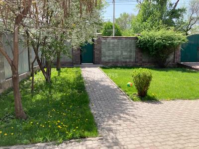 Отдельный дом · 10 комнат · 410 м², мкр Астана, Шаляпина — Саина за ~ 2.3 млн 〒 в Алматы, Ауэзовский р-н