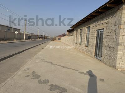 Офисы, магазины и бутики, склады, салоны красоты, медцентры и аптеки, кабинеты и рабочие места · 100 м² за 400 000 〒 в Шымкенте, Абайский р-н