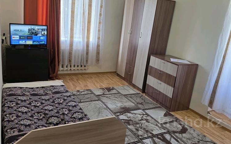 1-бөлмелі пәтер · 32 м² · 3/3 қабат, 18микр 13, бағасы: 130 000 ₸ в Конаеве — фото 2